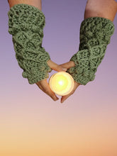 Load image into Gallery viewer, Boho Crochet Fingerless Gloves, Hand Warmers