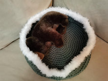 Load image into Gallery viewer, Snuggly Pet Bed