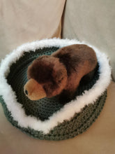Load image into Gallery viewer, Snuggly Pet Bed