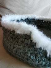 Load image into Gallery viewer, Snuggly Pet Bed