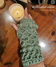 Load image into Gallery viewer, Boho Crochet Fingerless Gloves, Hand Warmers