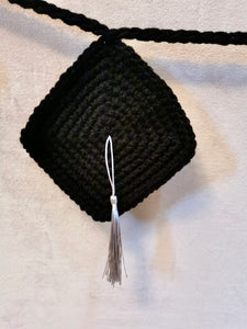 Graduation Hat Garland, Wall Decor, Dorm Decoration, Congratulation Gift, Crochet Graduation Bunting