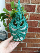 Load image into Gallery viewer, Monstera Leaf Plant Hanger, Crochet Pot Hanger, Pot Holder