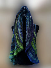 Load image into Gallery viewer, Crochet Boho-Chic Circular Vest