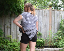 Load image into Gallery viewer, Granny Square Short Vest, Crop Top

